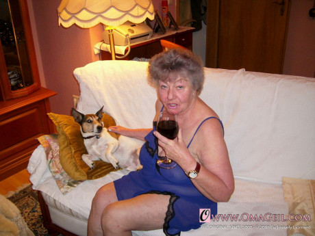 Kinky old lady Putka strips completely undressed and shows off her saggy boobies - #1312075
