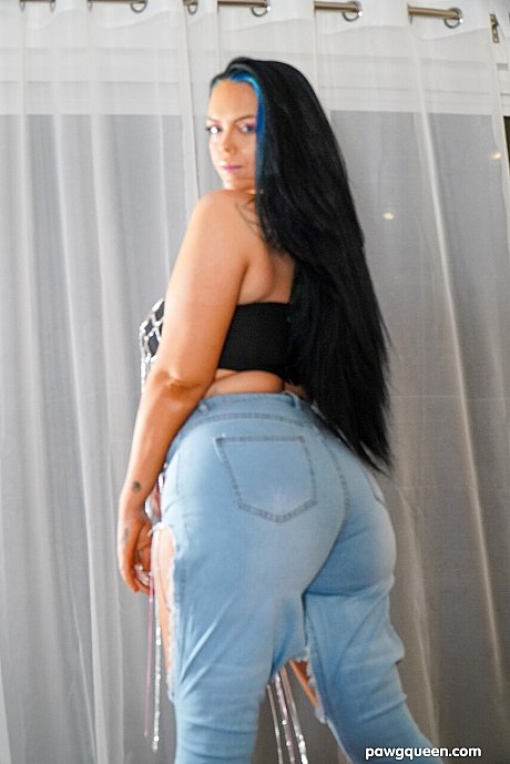 Chubby bombshell Ryan Smiles bares her monstrous boobs & swallows a huge ebony dick - Image 2 of 21  in Amateur category   featuring Ryan Smiles 