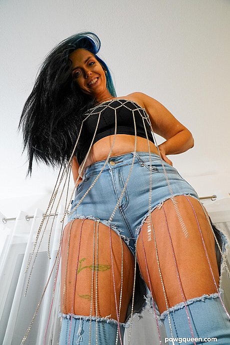 Chubby bombshell Ryan Smiles bares her monstrous boobs & swallows a huge ebony dick - Image 8 of 21  in Amateur category   featuring Ryan Smiles 