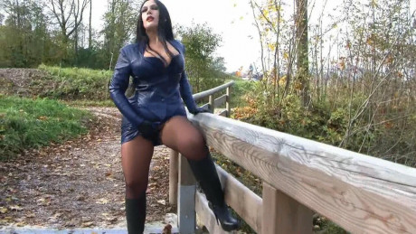 Pictures Blue Leather girl broad with black Leather Gloves Outdoor bj & Handjob - #97184