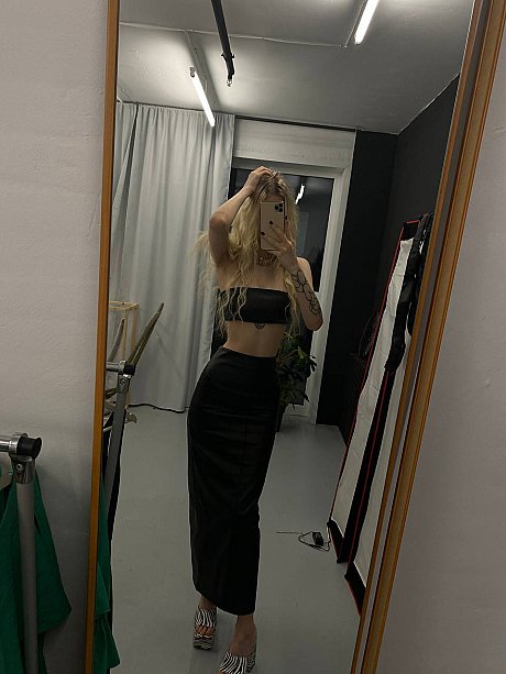 OnlyFans Alice Preuoston naked Pics - Image 2 of 20  in Close Up category  