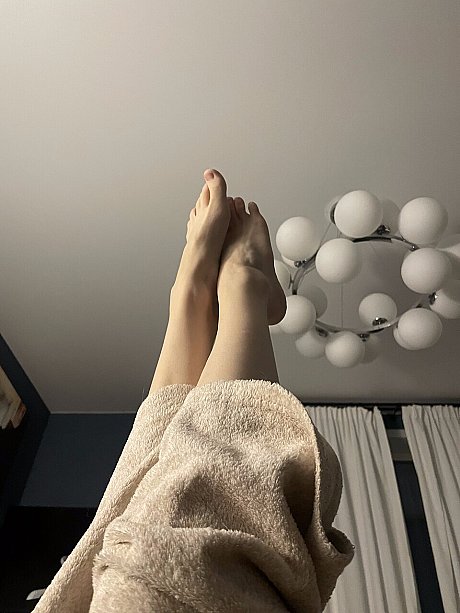 OnlyFans Alice Preuoston naked Pics - Image 6 of 20  in Close Up category  