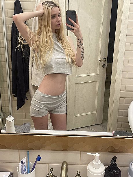 OnlyFans Alice Preuoston naked Pics - Image 10 of 20  in Close Up category  