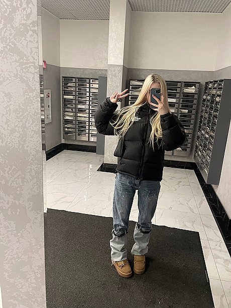 OnlyFans Alice Preuoston naked Pics - Image 19 of 20  in Close Up category  