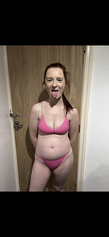 OnlyFans redhead Shannen