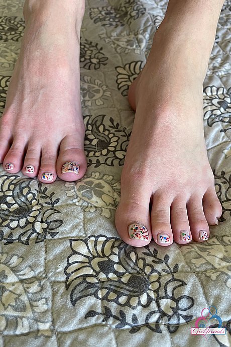 GF amateur Riley Star teases with her fuck holes on her bed - Image 1 of 21  in Pussy category   featuring Riley Star 