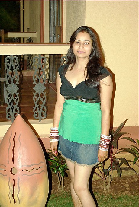 Indian females model in their clothes and totally naked as well - Image 5 of 10  in Skirt category  