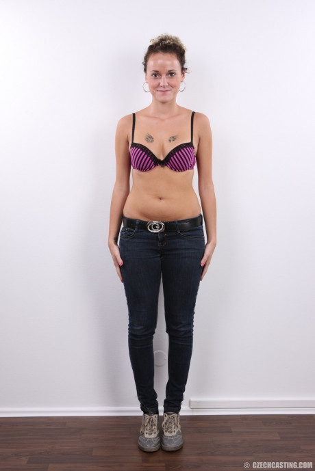 Czech amateur Monika smiles once she is free off jeans and the rest of clothes - #540427