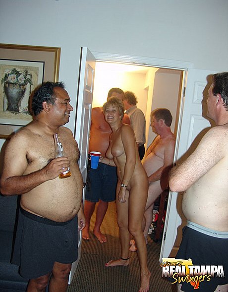 USA swinger Tracy suck and her gf arrange an evening of drink and sex - Image 7 of 15  in Skirt category   featuring Tracy Lick, Dee Delmar 