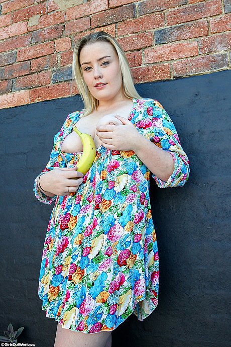 Chubby amateur Penelope removes her colorful dress & masturbates with a banana - Image 3 of 21  in Outdoor category   featuring Penelope 