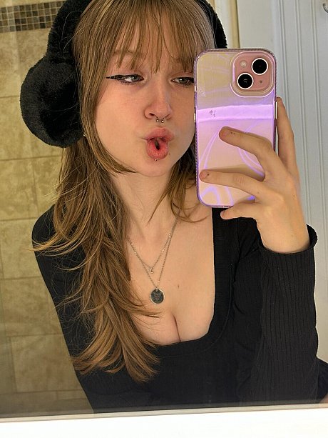 OnlyFans Teensy Bella starring Teensy Bella Hot Porn Pics - Image 14 of 20  in Teen category   featuring Teensy Bella 