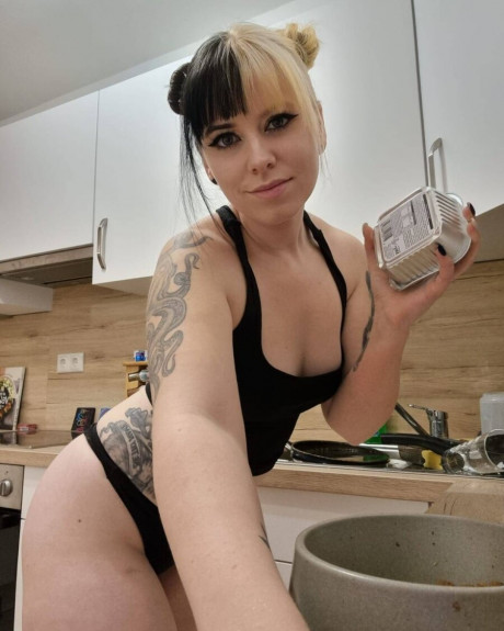 Hot amateur babe Kirajameson shows off her curves while cooking in the kitchenette - #915910