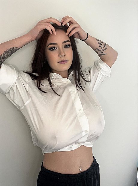 Adorable blue eyed teen with giant juggs Brooke Mills poses in a tight shirt - Image 6 of 10  in Amateur category   featuring Brooke Mills 