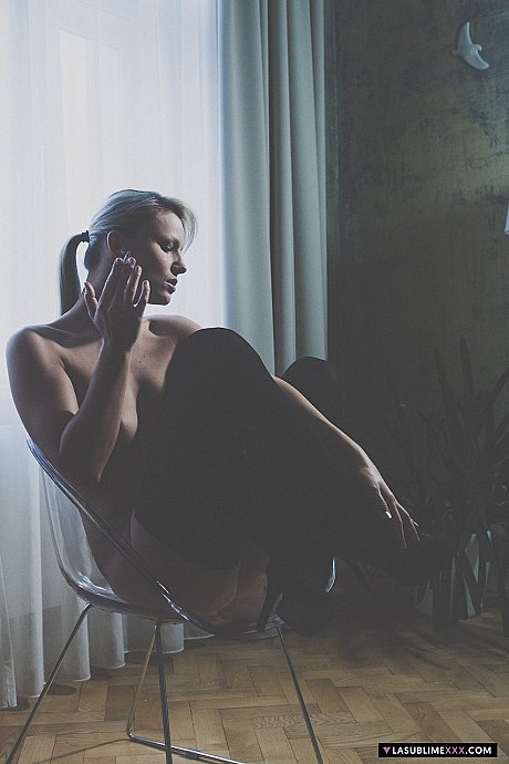 Erotic Czech babe Samantha Jolie poses in her nylons and masturbates - Image 5 of 17  in Dildo category   featuring Samantha Jolie 