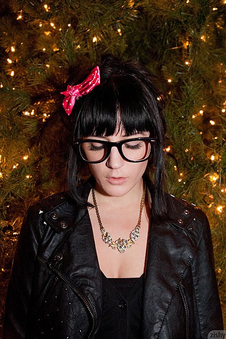 British Samantha Bentley with black hair, ebony leggings and lovely pink bow