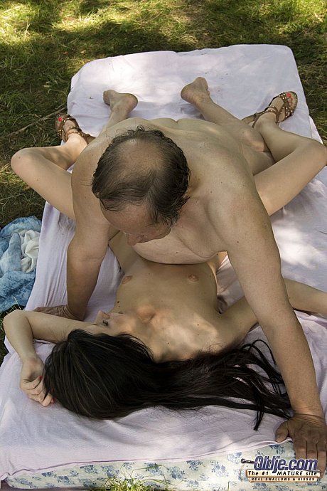 Cougar swimsuits seller meets teenie Daniela Rose relaxing outdoors and hammered her - Image 15 of 17  in Outdoor category   featuring Joske, Daniela Rose 