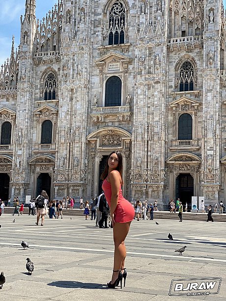 Italian Sara Diamante blows a massive schlong after flaunting her giant butt in public - Image 4 of 20  in Outdoor category   featuring Sara Diamante 