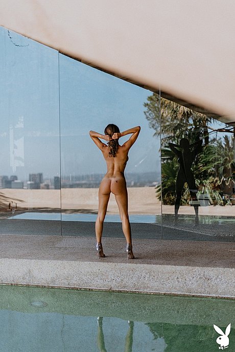 Glamorous babe Jocelyn Binder does a pretty outdoor striptease in high heels - Image 11 of 20  in Outdoor category   featuring Jocelyn Binder 