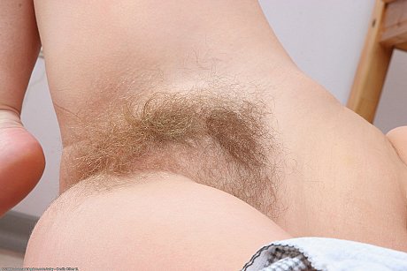 Stacked babe Alissia shows off her cuddly breasts & spreads her bushy vagina - Gallery #47671