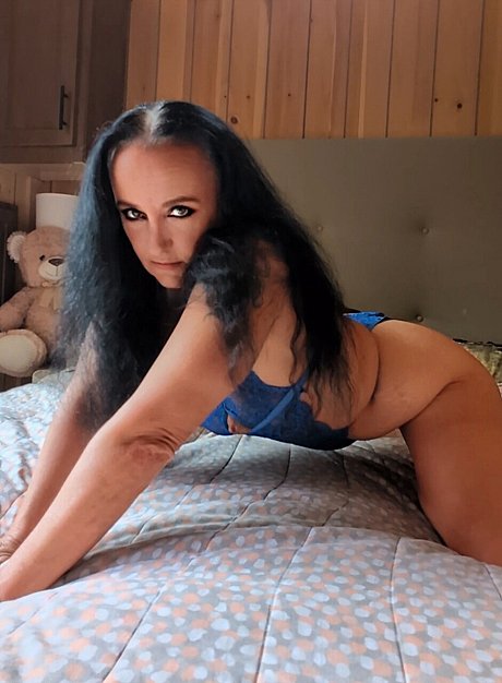 OnlyFans older Chloe VIP - Image 18 of 20  in Amateur category  