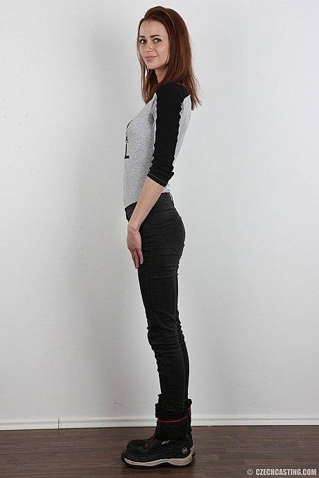 Amateur model Veronika removes her clothing one piece at a time - Image 3 of 20  in Babe category   featuring Veronika 