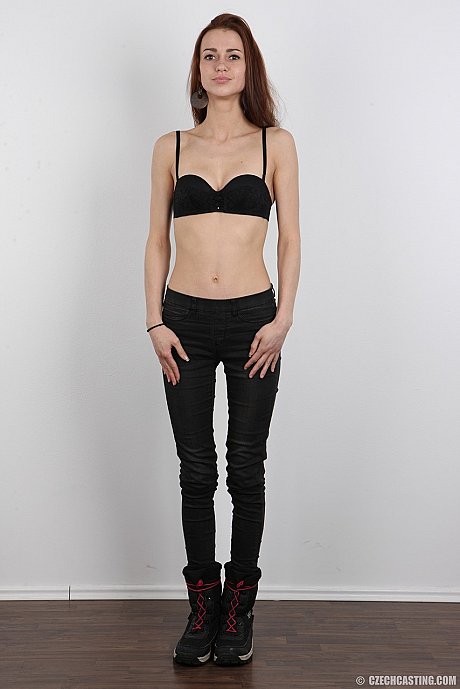 Amateur model Veronika removes her clothing one piece at a time - Image 4 of 20  in Babe category   featuring Veronika 