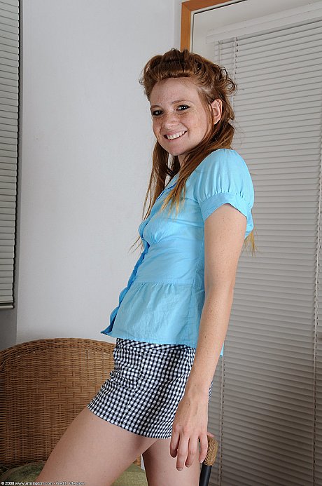 Amateur beauty Tabitha doffs her clothes and plays with her silky clam - Image 4 of 20  in Masturbation category   featuring Tabitha 