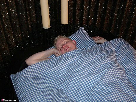 Cougar blondie Tiffany Pearl and a younger maid have lesbian sex upon a bed - xxx porn gallery #49138 in Amateur featuring Tiffany Pearl