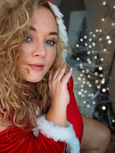 OnlyFans Dutch Curves In Heels Sex Pictures - Image 8 of 10  in Babe category  