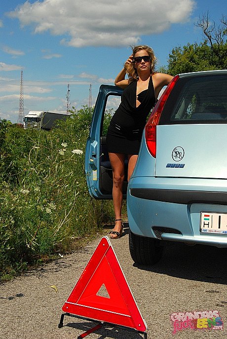 Amateur blondy teenie Laraan rims an cougar man and gets rammed outdoors - Image 1 of 17  in Outdoor category  