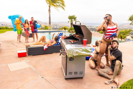 A 4th of July celebration suddenly evolves into a bisexual threesome - #1424328