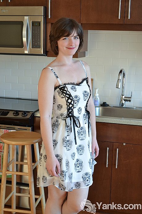 Pale short haired Raven Snow strips to model her shaved snatch & natural breasts - xxx porn gallery #50123 in Skirt featuring Raven Snow