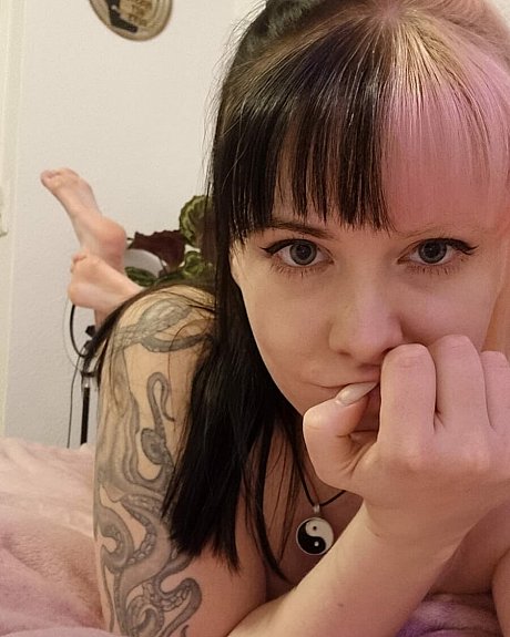 Beautiful tattooed babe shows her hot butt in panties and leggings - Image 12 of 16  in Babe category  