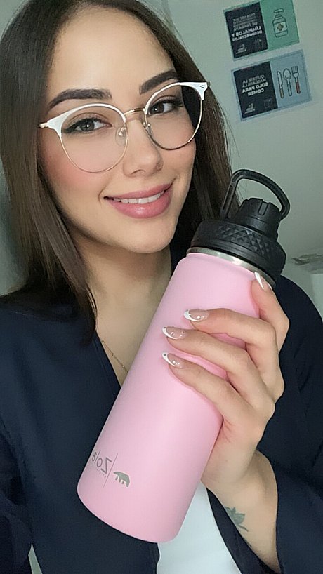 OnlyFans Real Alice Italian performed by Real Alice Italian Porn Pictures - Image 5 of 21  in Outdoor category   featuring Real Alice Italian 