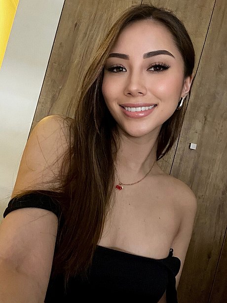 OnlyFans Real Alice Italian performed by Real Alice Italian Porn Pictures - Image 12 of 21  in Outdoor category   featuring Real Alice Italian 