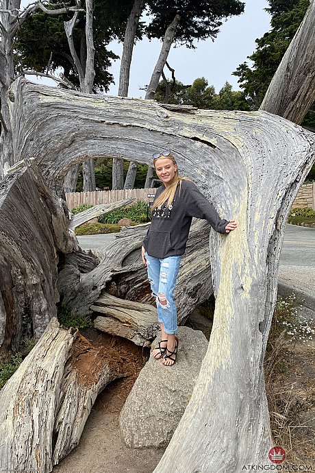 Pretty yellow-haired Paris White spreads her inviting shaved twat up close - Image 20 of 21  in Pussy category   featuring Paris White 