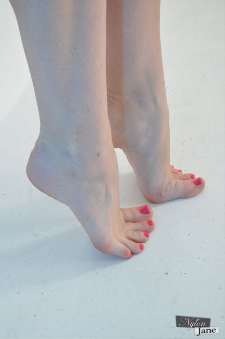 Solo model Nylon Jane shows off her feet with and without nylons - #1113421