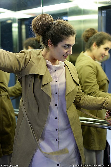 Pretty amateur mom Lili flashes her muff as she poses pantyless in public - Image 16 of 20  in Pussy category   featuring Lili Miss Arab 