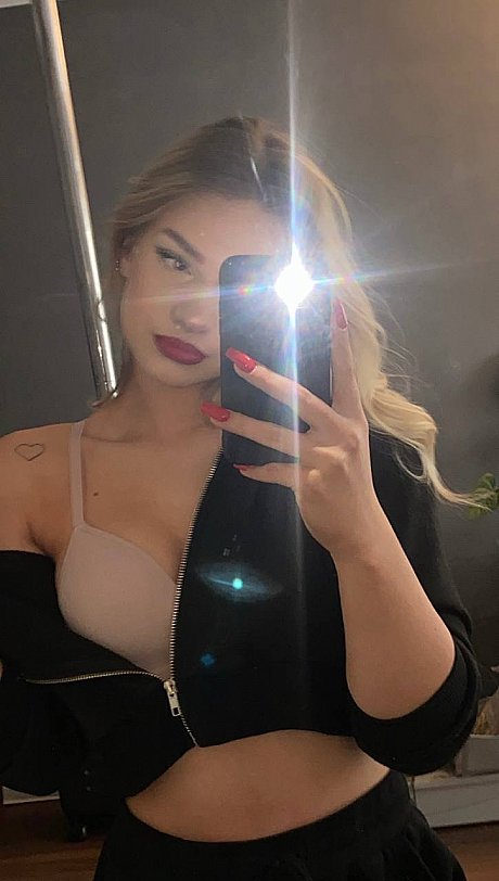 OnlyFans Your blonde Wiki Your blonde Wiki - Image 14 of 20  in Model category  