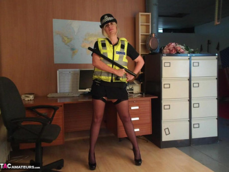 Mature UK policewoman Barby whore sets her boobies free of her uniform - #231796