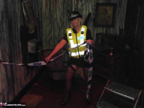 Mature UK policewoman Barby whore sets her boobies free of her uniform - #231800