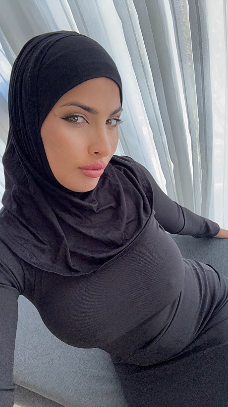 OnlyFans Leila Onyx nude Photos - Image 8 of 11  in Model category  