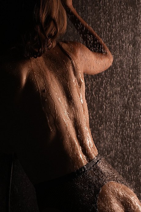 Glamour babe shows her beautiful tits and her hot behind in the shower - Image 6 of 10  in Close Up category  