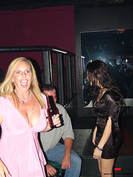 Cougar amateur Double Dee sucks a random man while partying like a pornstar - Image 13 of 21  in Amateur category   featuring Tracy Lick, Double Dee 