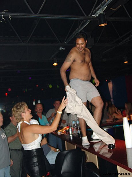 Cougar amateur Double Dee sucks a random man while partying like a pornstar - Image 15 of 21  in Amateur category   featuring Tracy Lick, Double Dee 