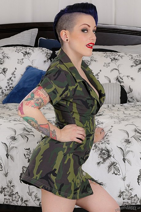 Army lady gf chick Rizzo Ford showcases gigantic natural boobs and attractive round behind on floor - Image 3 of 17  in Pussy category   featuring Rizzo Ford 