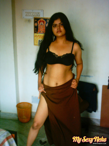 Indian plumper unveils her natural breasts & dark areolas before showing her bush - #43703