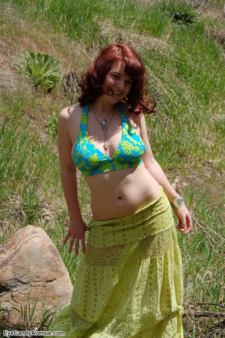 Eye Candy Avenue Ireland flashing in the mountains - #125681