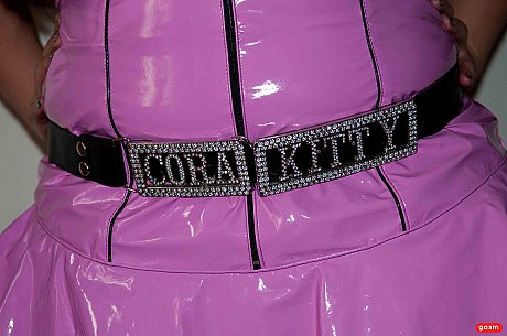 Amateur BBW Cora Kitty blows her doctor's small rod & lets him eat her twat - Image 5 of 15  in Pussy category   featuring CORA KITTY 