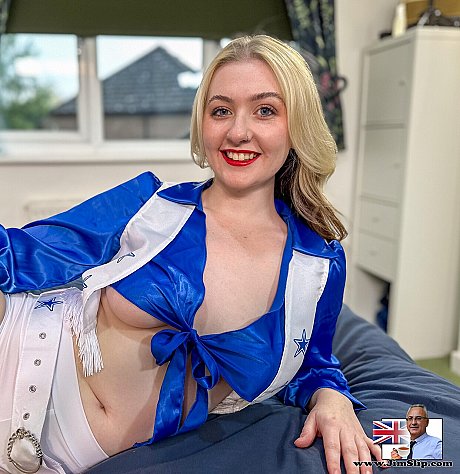 Jim Slip Official featuring Em Yang, Jim Slip Hot Pics - Image 9 of 21  in Legs category   featuring Jim Slip, Em Yang 